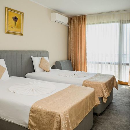 Paradise Hotel & Relax Center Pomorie Exteriör bild