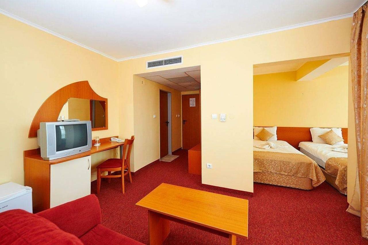 Paradise Hotel & Relax Center Pomorie Exteriör bild