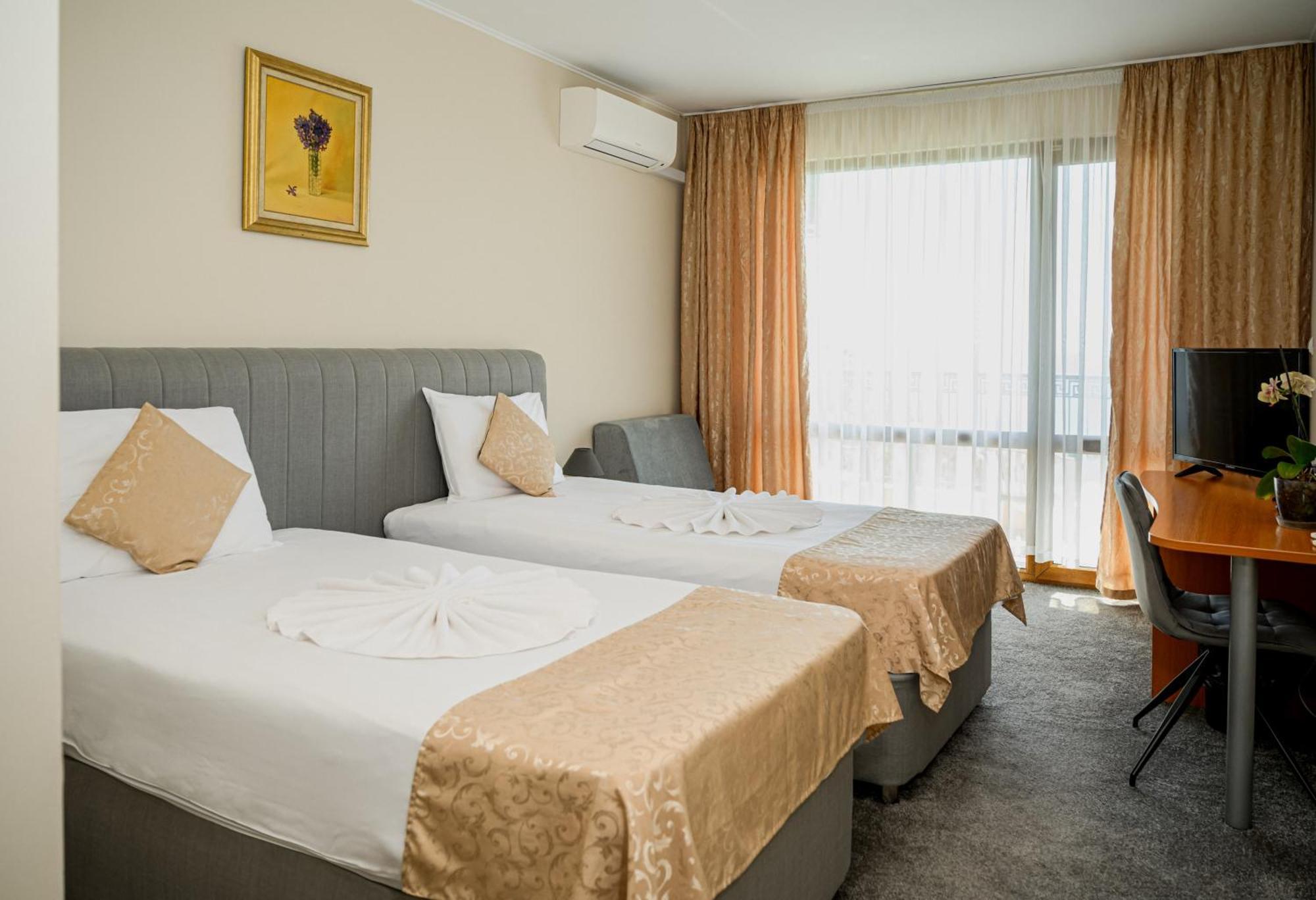 Paradise Hotel & Relax Center Pomorie Exteriör bild