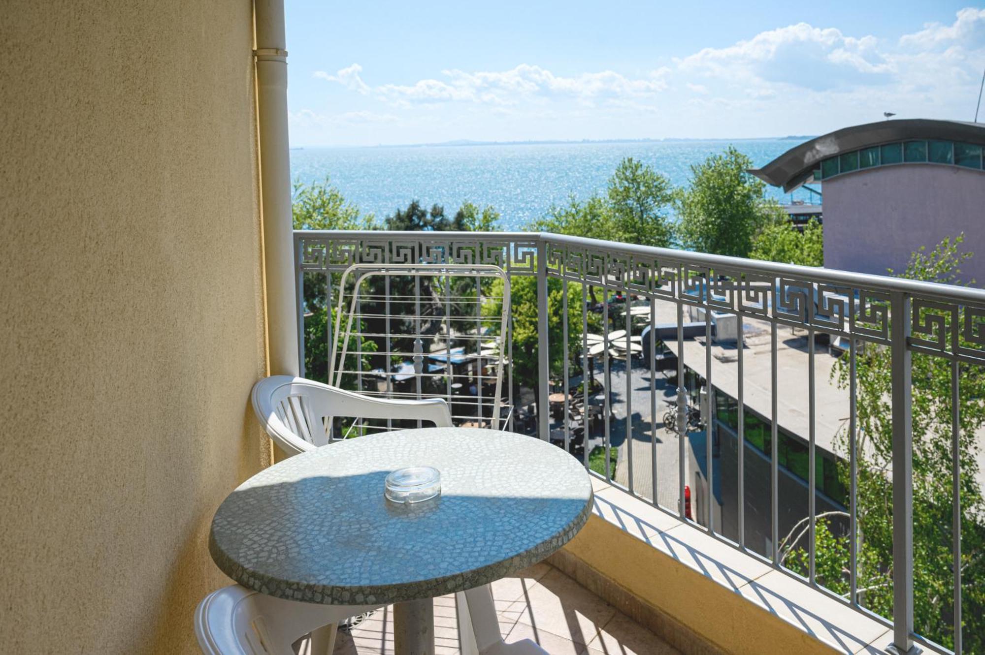 Paradise Hotel & Relax Center Pomorie Exteriör bild