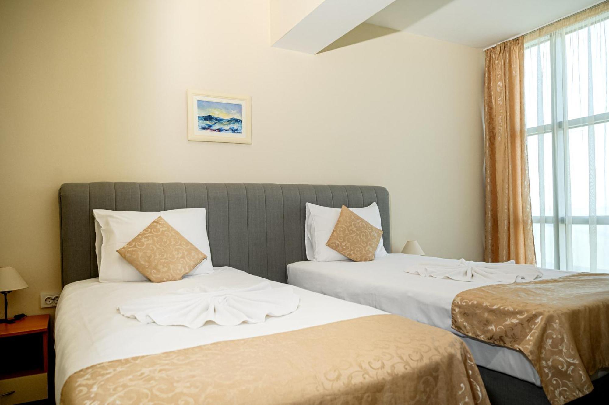 Paradise Hotel & Relax Center Pomorie Exteriör bild