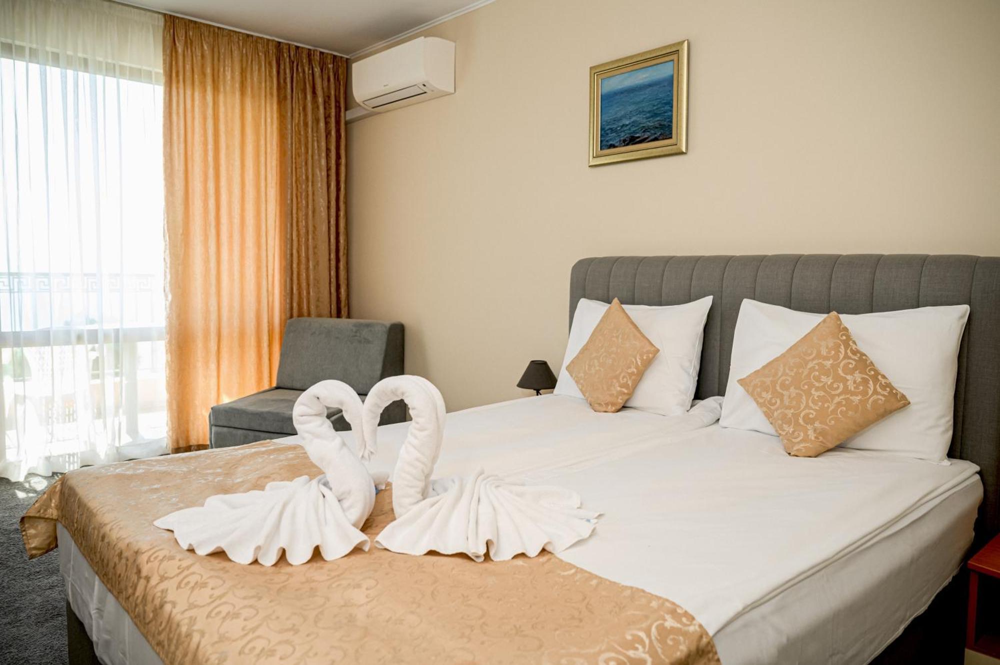 Paradise Hotel & Relax Center Pomorie Exteriör bild